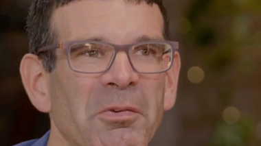 Patrice souffre d'hémiplégie, un handicap moteur qui touche le côté droit de son corps