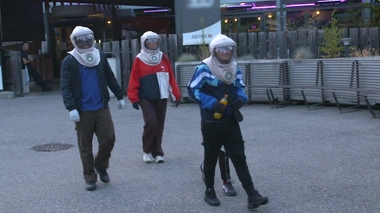 Enfants de la lune : une plongée nocturne pour oublier la maladie