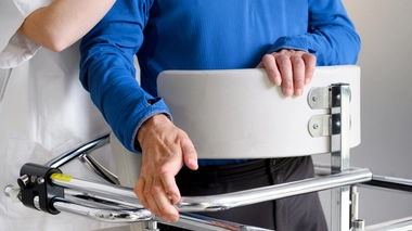 Les personnes atteintes de la maladie de Charcot depuis moins d'un an ou plus de trois ans sont éligibles au médicament