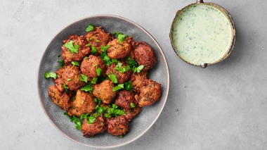 Recette des pakoras de légumes à la sauce au yaourt