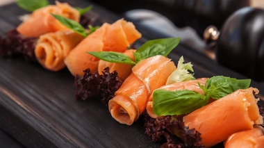 À l’approche des fêtes de fin d’année, vous serez nombreux à déguster du saumon fumé. 