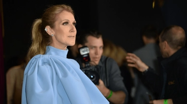 Céline Dion lutte contre le syndrome de la personne raide