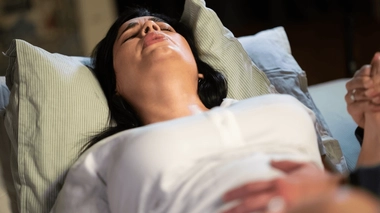 Un gynécologue-obstétricien a monté un partenariat avec les acteurs concernés par l’accouchement accompagné à domicile pour garantir une sécurité maximale aux mamans qui font ce choix.