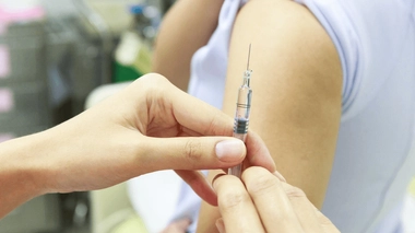 D'autres études ont, au contraire, estimé qu'aucun élément solide n'avérait un lien entre vaccination Covid et troubles menstruels 