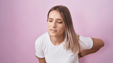 Les t-shirts redresseurs ne constituent pas une bonne solution contre le mal de dos