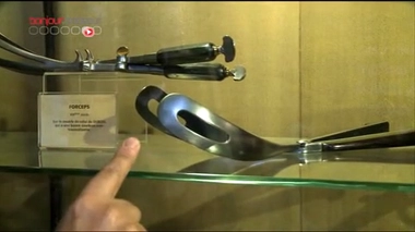 Que signifie « avoir un Polichinelle dans le tiroir » ?