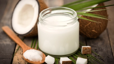 L'huile de coco peut autant augmenter le cholestérol que les autres huiles alimentaires