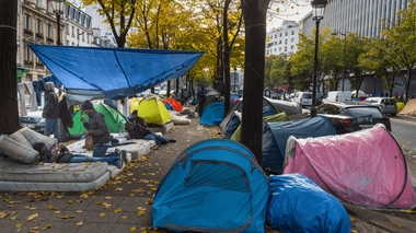 JO de Paris 2024 : le sort des populations précaires pointé du doigt