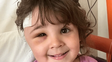 Après son opération, la jeune fille ne souffre d'aucune séquelle neurologique et physique