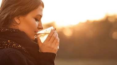 Le café blanc est originaire du Liban et contient de la fleur d'oranger ainsi que du miel
