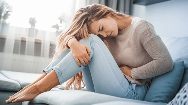 Face à l’impuissance de la médecine dans l'endométriose, de nombreuses patientes se tournent vers des thérapies alternatives.