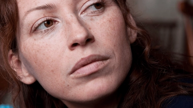 Les taches pigmentaires apparaissent avec l’âge, mais sont surtout dues à l’exposition au soleil.