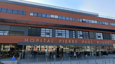 Un dispositif d’écoute et de soutien a été mis en place pour les autres internes et le personnel de l'hôpital