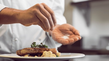 Un lien entre surconsommation de sel et cancer de l'estomac a déjà été prouvé en Asie, où la cuisine est particulièrement salée