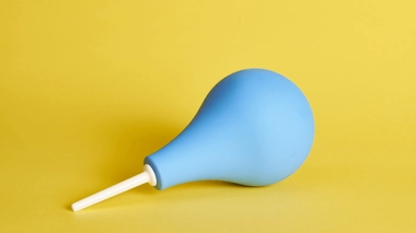 Comment réaliser un lavement sans se blesser