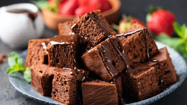 La recette se découpe en deux parties : la base du brownie et un crémeux