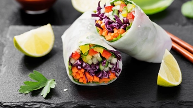 Aujourd’hui, nous vous proposons trois recettes : un carpaccio de légumes, des rouleaux de printemps et des tartes "folles”