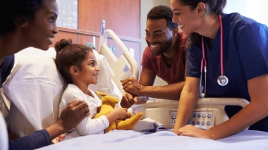 La présence de la famille est une véritable aide pour les enfants hospitalisés