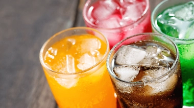 Les jus de fruits sont aussi sucrés que les sodas