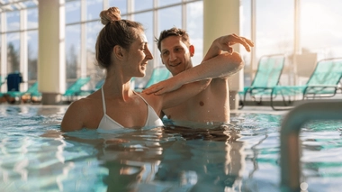 On vous explique en quoi consistent la thalassothérapie et la cure thermale