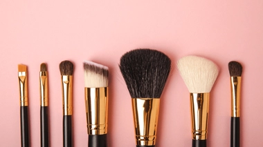 Faut-il utiliser des pinceaux pour appliquer sa crème de jour ?