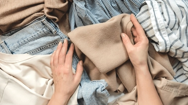 Pour éliminer les germes, il est nécessaire de laver ses vêtements neufs ou d'occasion