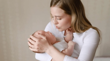 Embrasser un bébé peut entraîner de graves conséquences