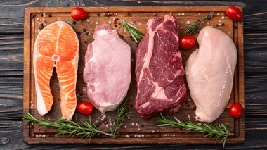 La viande et le poisson constituent une bonne source de vitamine B12