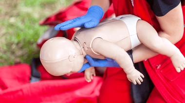 Comment bien réagir en cas d'accident domestique concernant un enfant ?