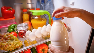 Oeufs, légumes, sauce soja... Quels aliments doivent être conservés au réfrigérateur ?