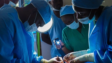 La circoncision peut entraîner de graves complications si elle n'est pas pratiquée par un chirurgien qualifié (Image d'illustration)