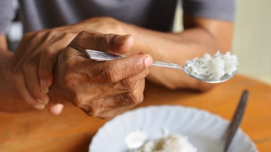 La maladie de Parkinson entraîne notamment des tremblements des membres (Image d'illustration)