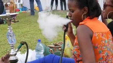 Au Bénin, la chicha séduite de plus en plus les jeunes