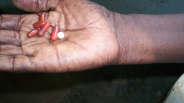 La polychimiothérapie (PCT) est recommandée par l'OMS depuis 1981 pour soigner la lèpre