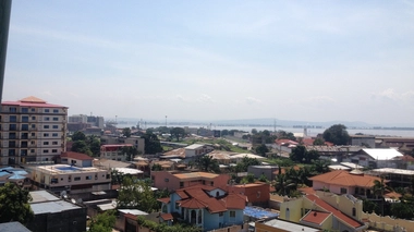 Kinshasa fait souvent face à des coupures d'électricité (photo d'illustration)