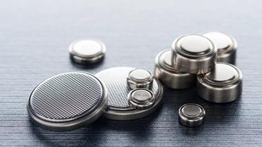 Si votre enfant avale une pile, il faut systématiquement consulter un médecin