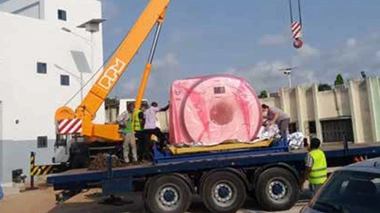 Réception de l'appareil à IRM à Cotonou, au Bénin