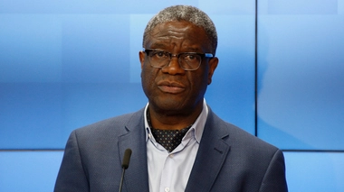 Le prix Nobel de la Paix, Denis Mukwege donne une conférence de presse à Bruxelles le 26 novembre 2018