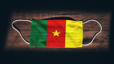 Le cache-nez en tissu pagne est en vogue depuis quelques semaines dans toutes les grandes villes (photo d'illustration)