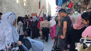 À Sousse, rares sont les Tunisiens qui respectent les gestes barrières contre le Covid-19