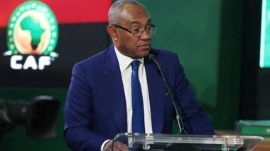 Le président de la CAF, Ahmad Ahmad, a annoncé le report des principales compétitions de foot africain