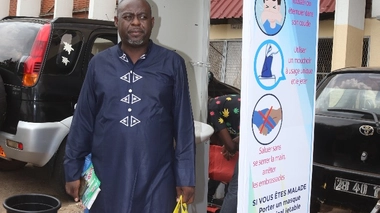 Serge Armel Ndjidjou a mis au point un portique désinfectant