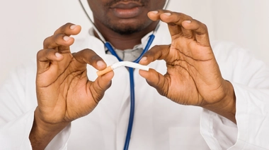 Les médecins recommandent d'arrêter de fumer (Illustration)