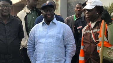 En chemise bleue, Aliou Sall est malade du Covid-19 (photo d'illustration)