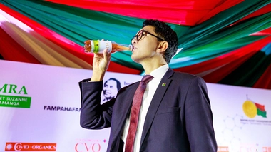 Le président malgache n'hésite pas à vanter les mérites du Covid-Organics