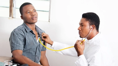 L'écoute du cœur est l'un des indispensables pour le diagnostic des maladies cardiovasculaires (Illustration)