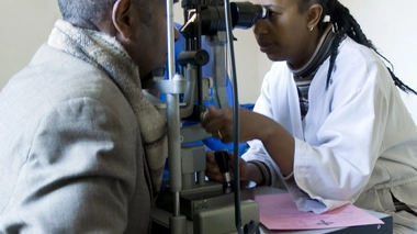 La cécité évitable est l'une des priorités du programme Vision 2020 de l'OMS