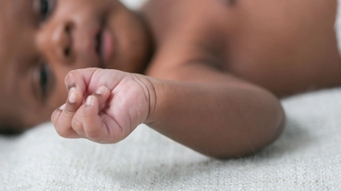 Il ne faut pas couper les ongles de bébé durant son premier mois de vie