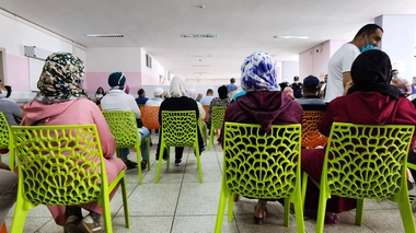 Des Marocains dans un centre de vaccination anti-Covid