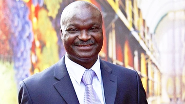 L'ancienne légende du football camerounais, Roger Milla, se bat contre le noma
